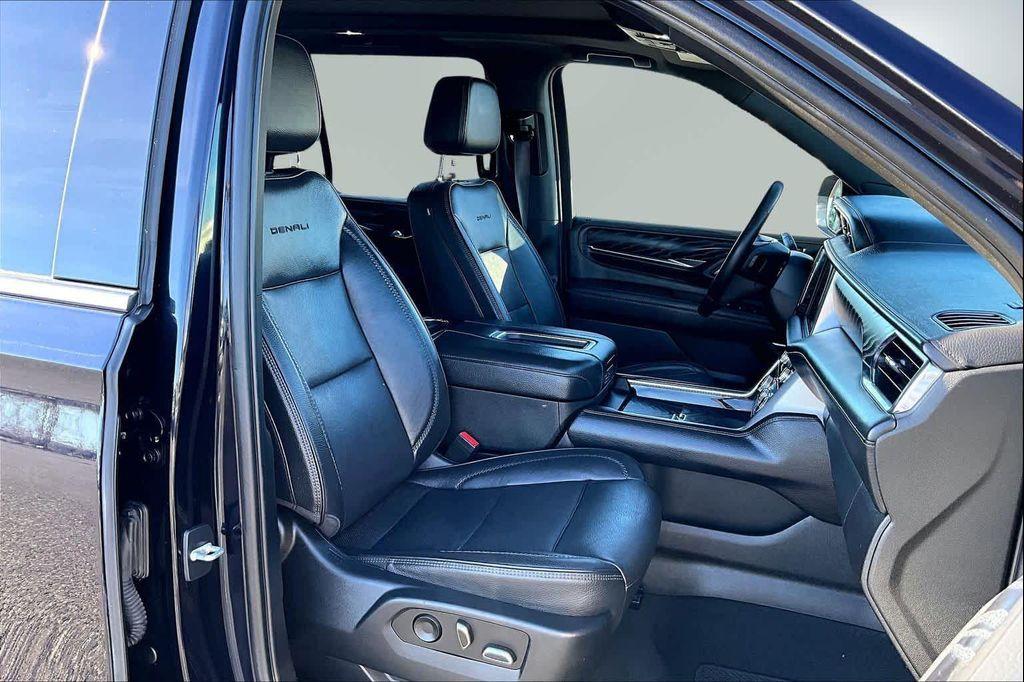 used 2023 GMC Yukon car, priced at $49,998