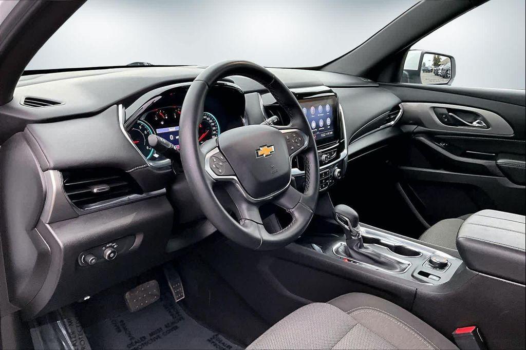 used 2023 Chevrolet Traverse car, priced at $30,588