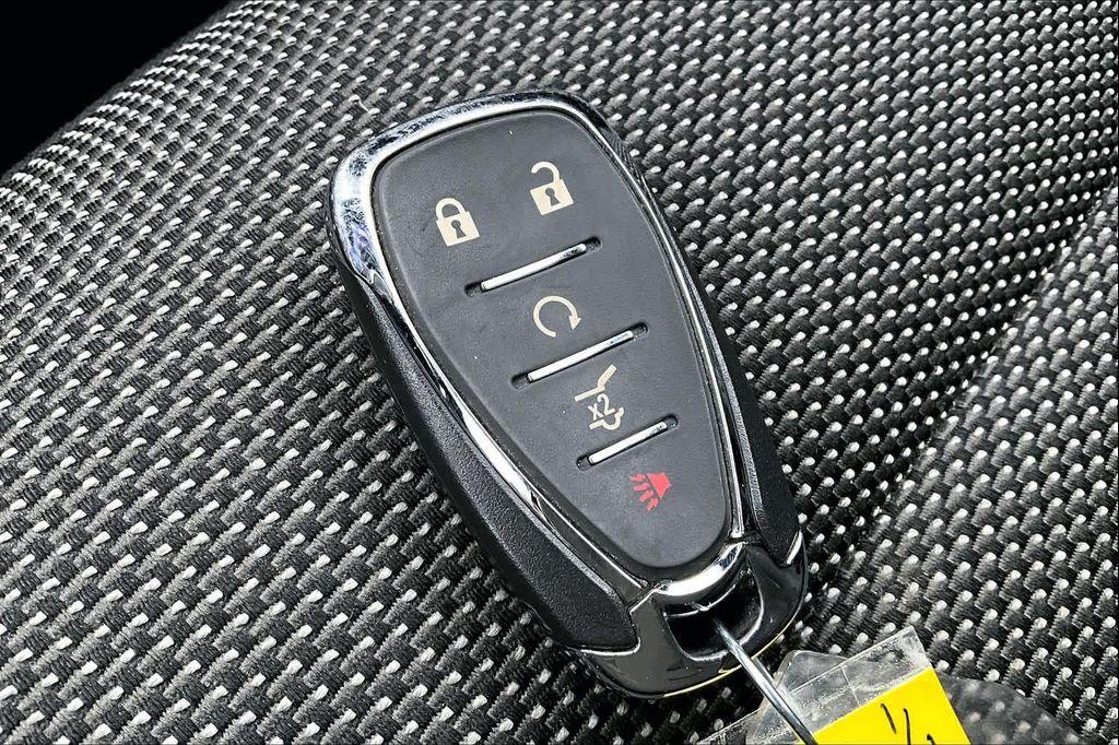 used 2023 Chevrolet Traverse car, priced at $30,588