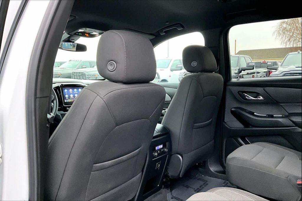 used 2023 Chevrolet Traverse car, priced at $30,588