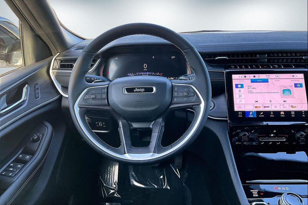 new 2025 Jeep Grand Cherokee car, priced at $43,675