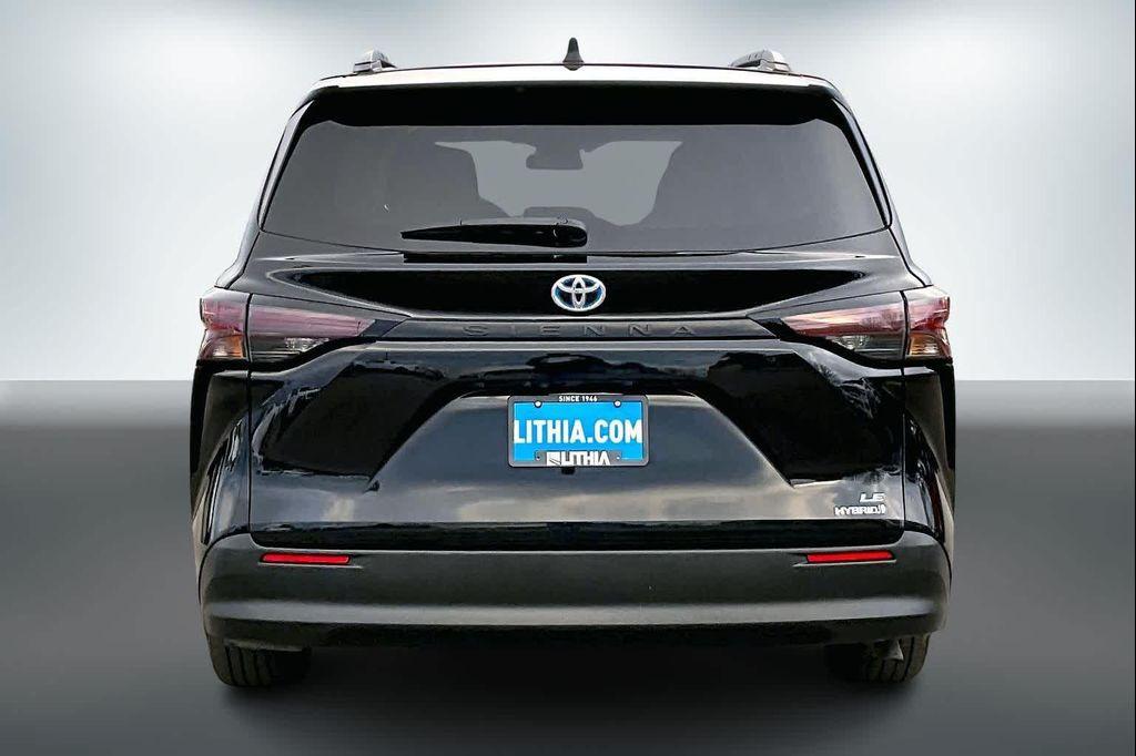 used 2024 Toyota Sienna car, priced at $33,588