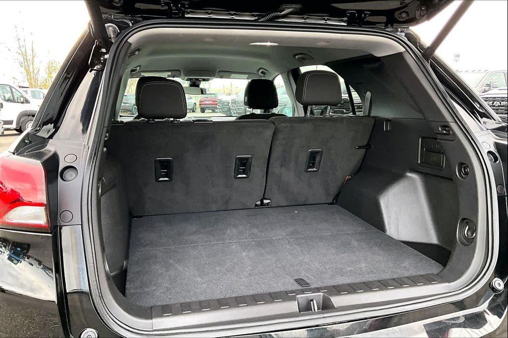 used 2024 Chevrolet Equinox car, priced at $19,788