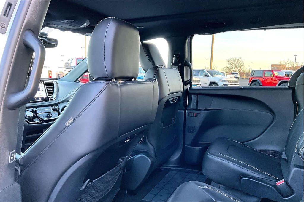 new 2026 Chrysler Pacifica car, priced at $46,010