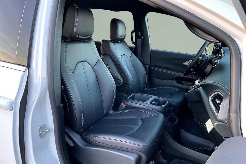 new 2026 Chrysler Pacifica car, priced at $46,010