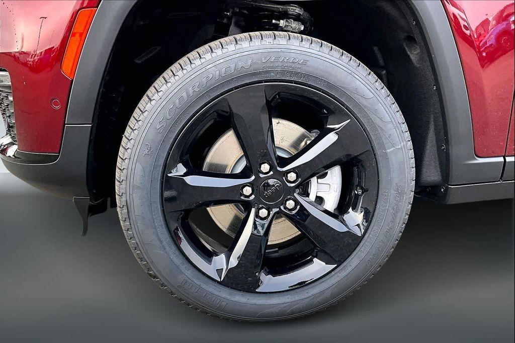 new 2025 Jeep Grand Cherokee L car, priced at $52,355