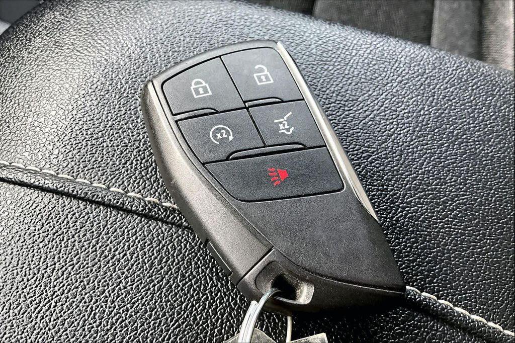 used 2025 Chevrolet Traverse car, priced at $37,578