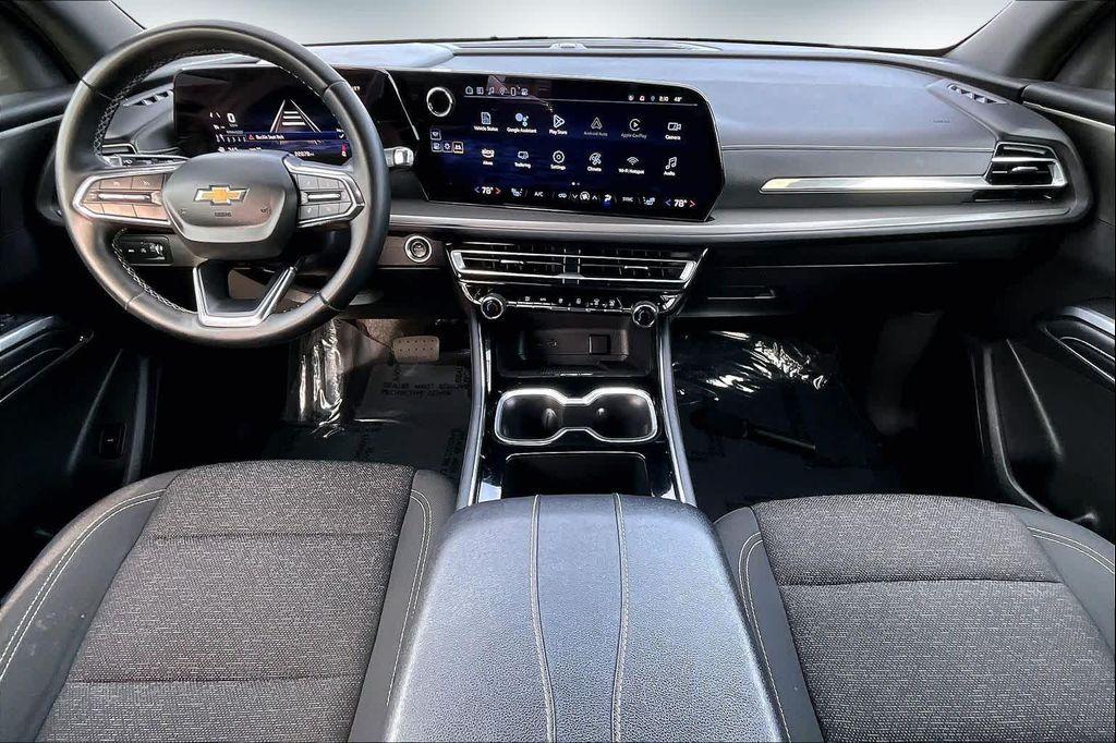 used 2025 Chevrolet Traverse car, priced at $37,578