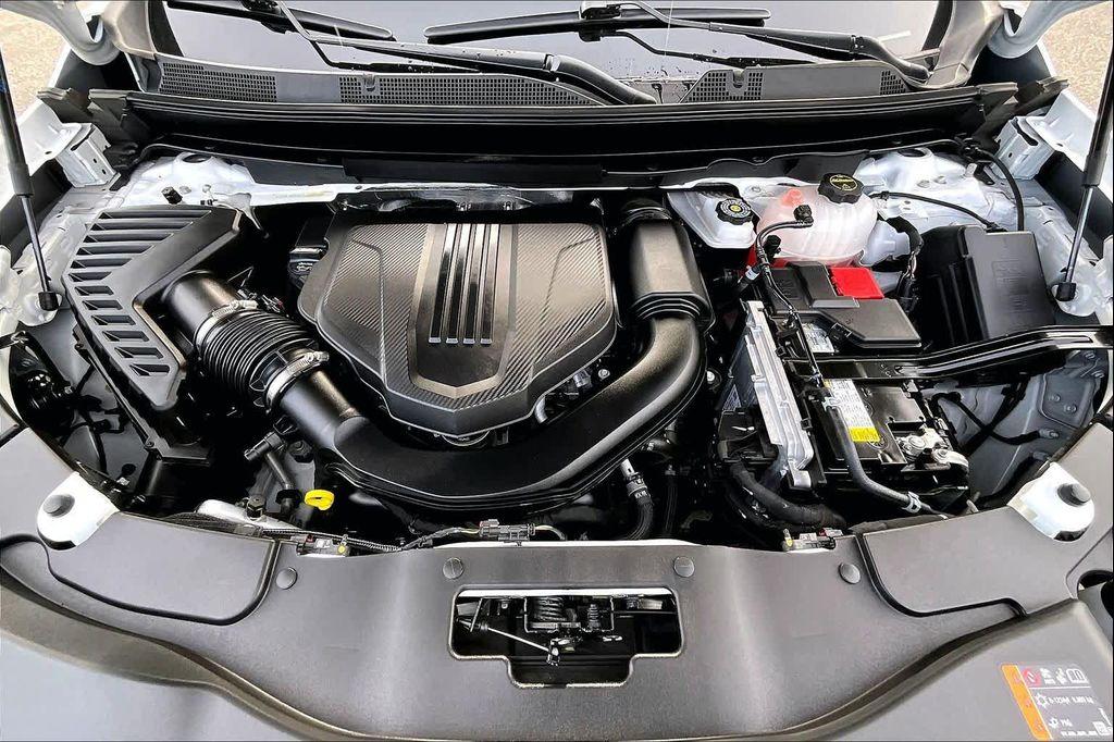 used 2025 Chevrolet Traverse car, priced at $37,578