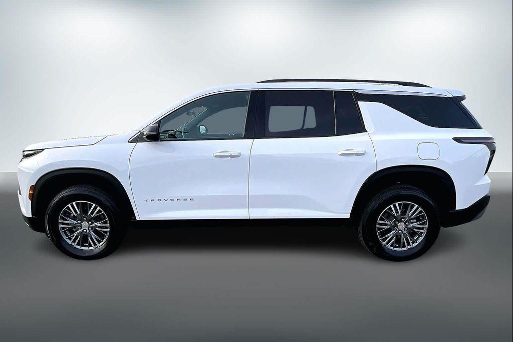 used 2025 Chevrolet Traverse car, priced at $37,578