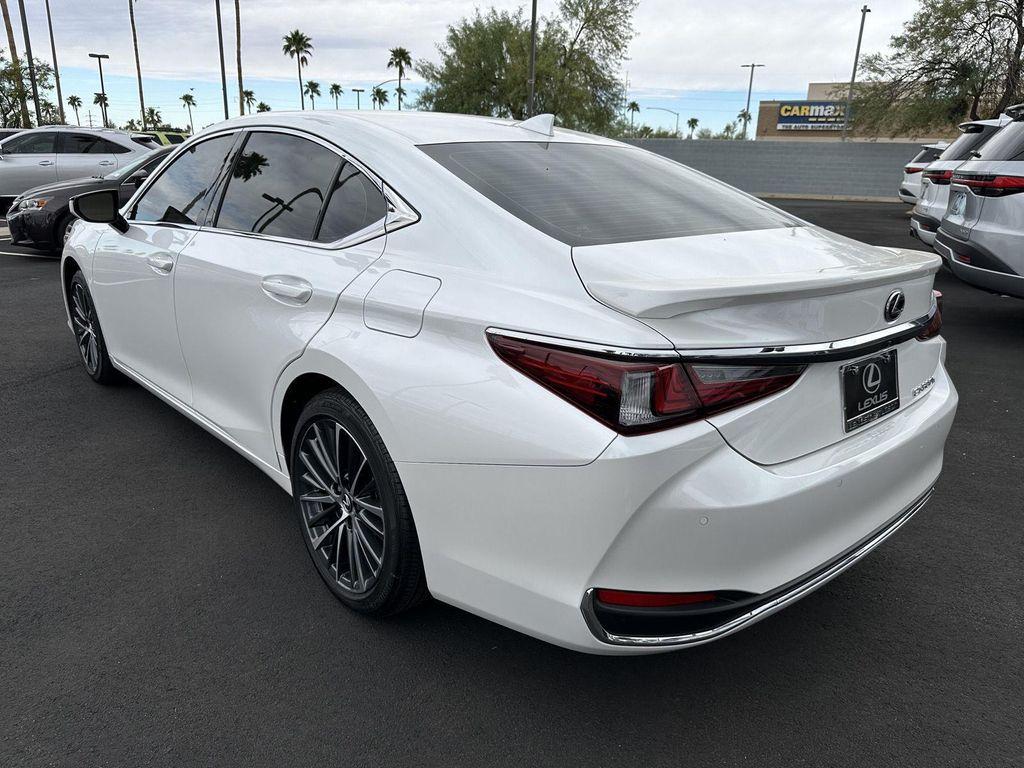 new 2025 Lexus ES 300h car, priced at $51,394