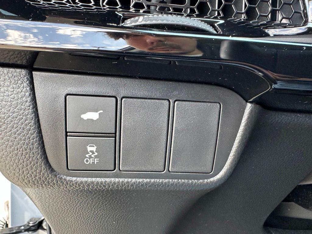 used 2025 Honda CR-V car, priced at $33,579