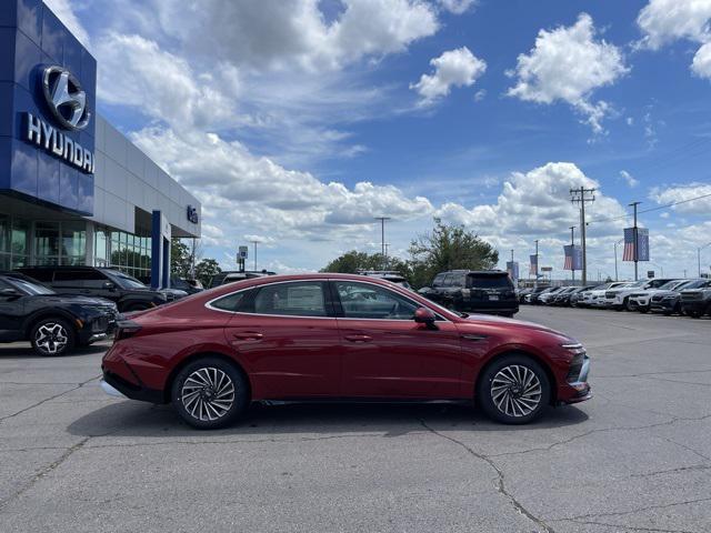 new 2025 Hyundai Sonata Hybrid car, priced at $29,854