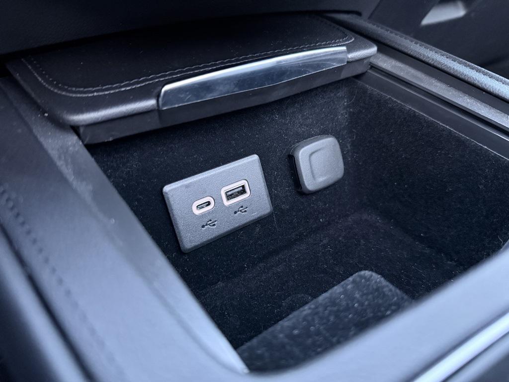 used 2024 Cadillac XT4 car, priced at $34,564