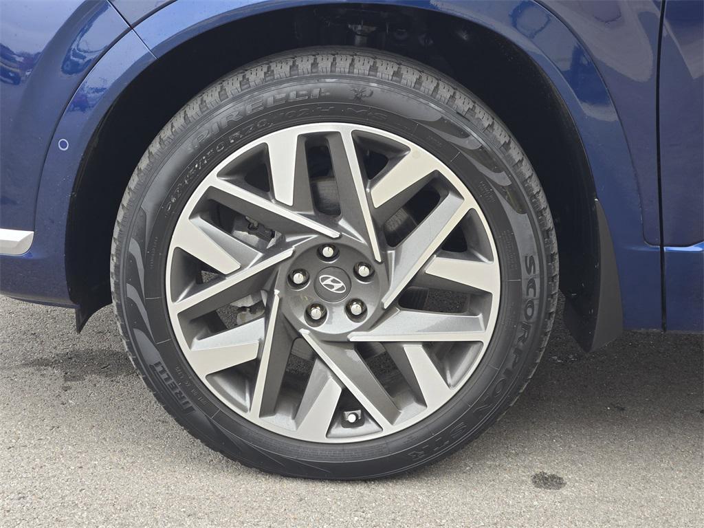 used 2023 Hyundai Santa Fe car, priced at $28,900