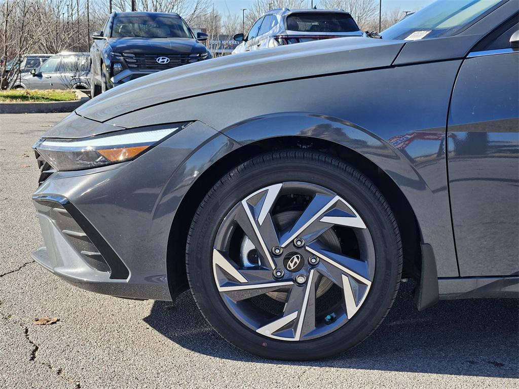 new 2025 Hyundai Elantra car, priced at $25,566