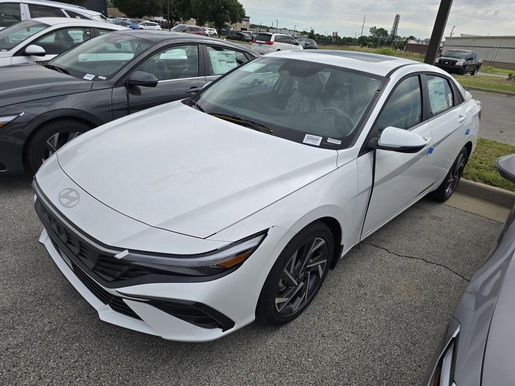 new 2025 Hyundai Elantra car, priced at $26,684