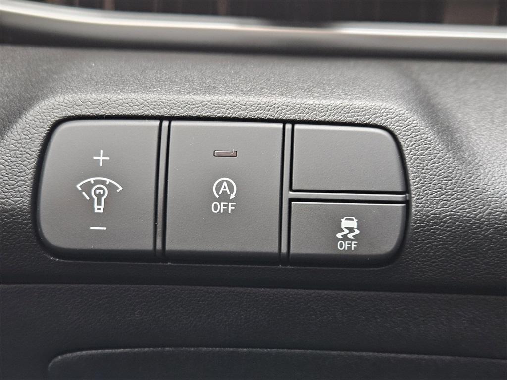 new 2025 Hyundai Elantra car, priced at $22,638