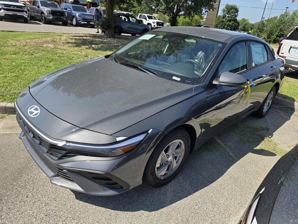 new 2025 Hyundai Elantra car, priced at $21,952