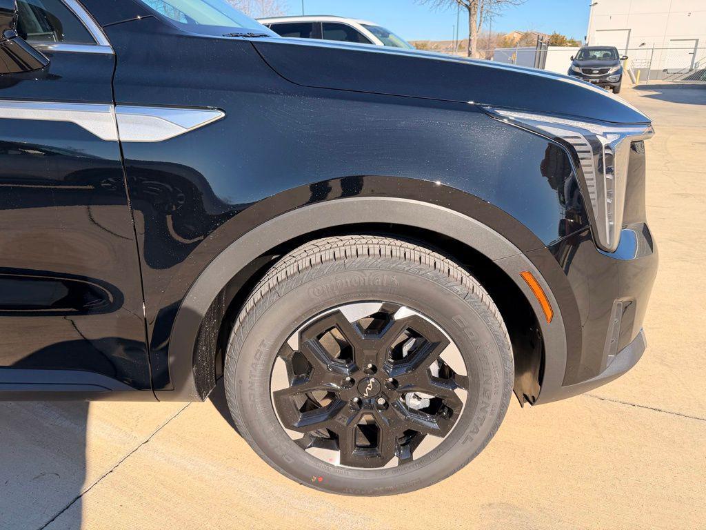 new 2026 Kia Sorento car, priced at $33,182