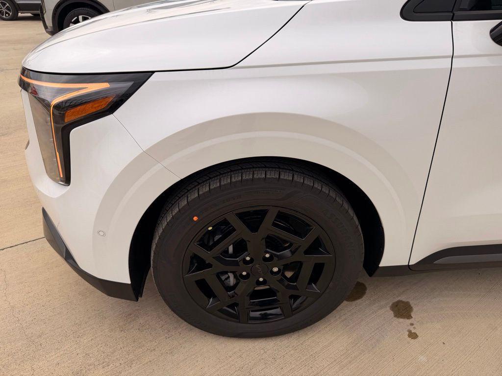 new 2026 Kia Carnival Hybrid car, priced at $53,604