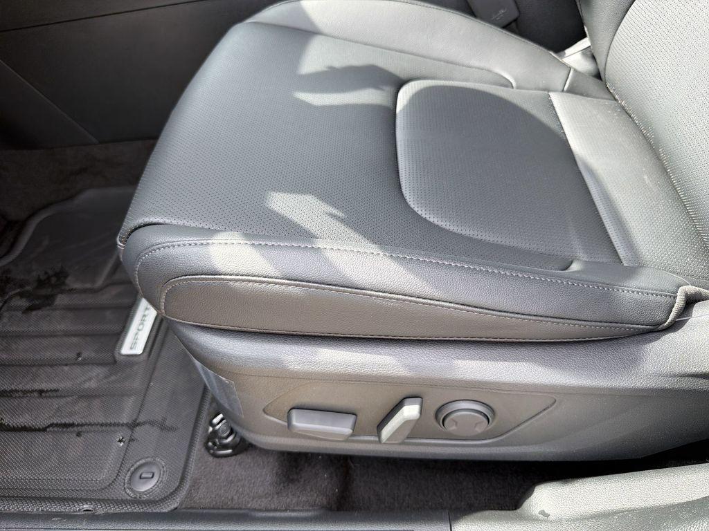 new 2026 Kia Sportage Hybrid car, priced at $33,631