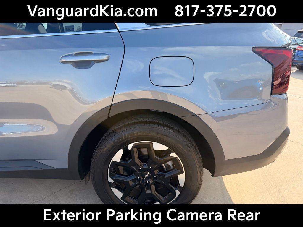 used 2025 Kia Sorento car, priced at $31,650