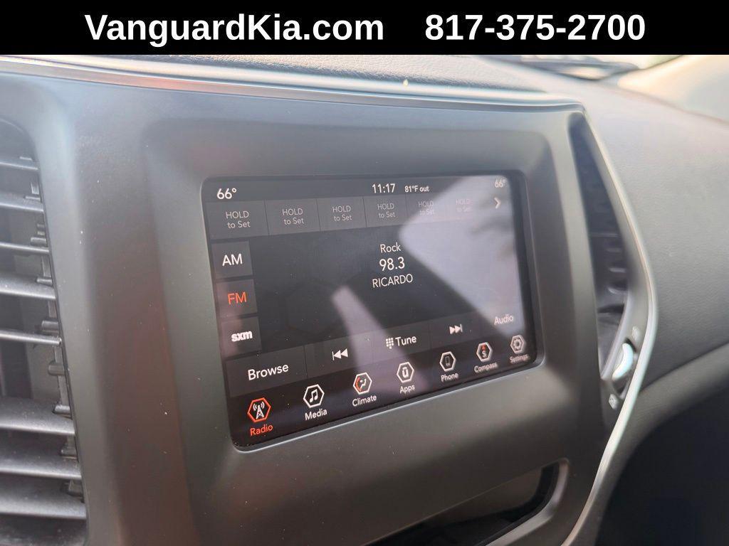 used 2019 Jeep Cherokee car, priced at $12,995