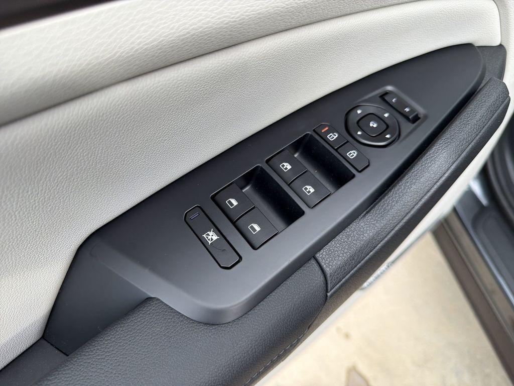 new 2026 Kia Sportage Hybrid car, priced at $38,057