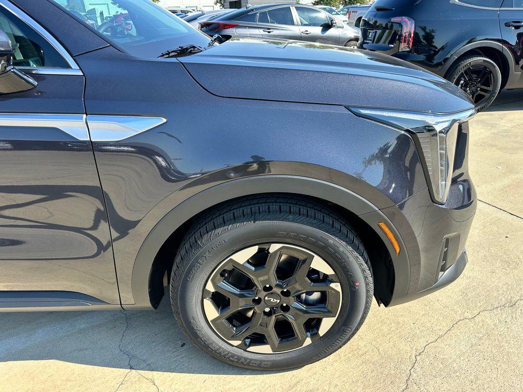 new 2026 Kia Sorento car, priced at $33,302