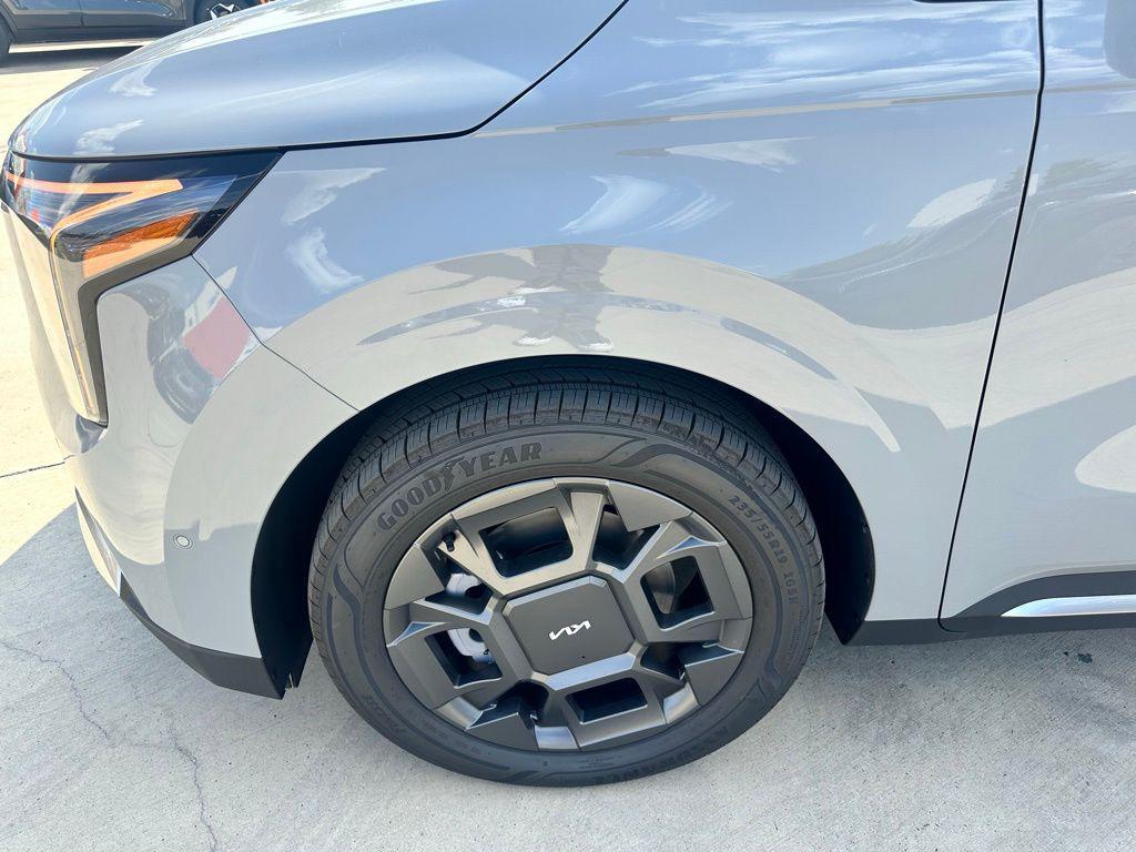 new 2026 Kia Carnival Hybrid car, priced at $45,823