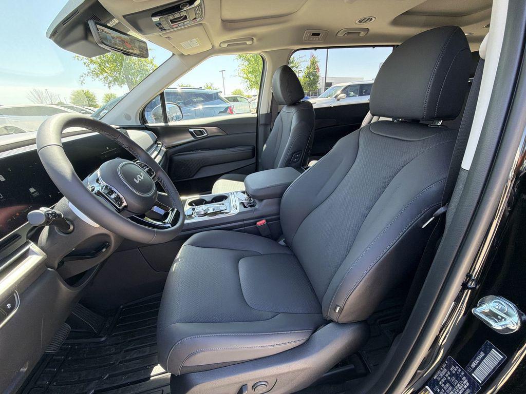 new 2026 Kia Carnival Hybrid car, priced at $50,739