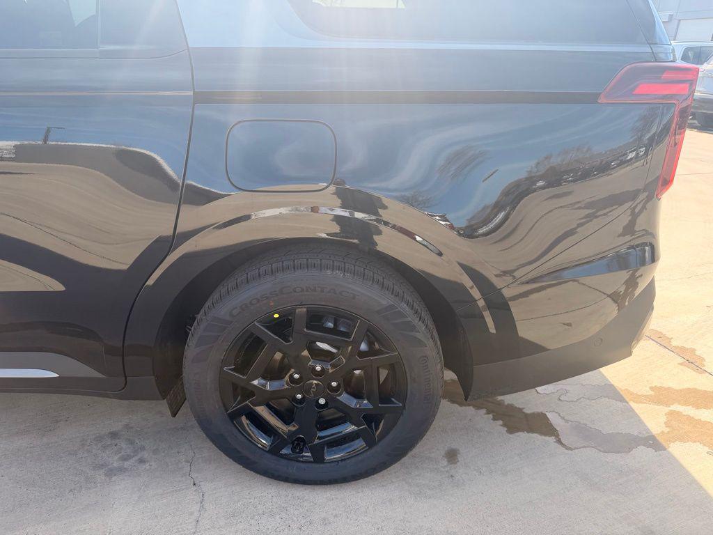 new 2026 Kia Carnival Hybrid car, priced at $51,186