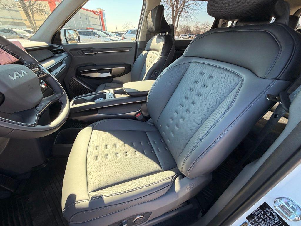 new 2026 Kia EV9 car, priced at $54,220