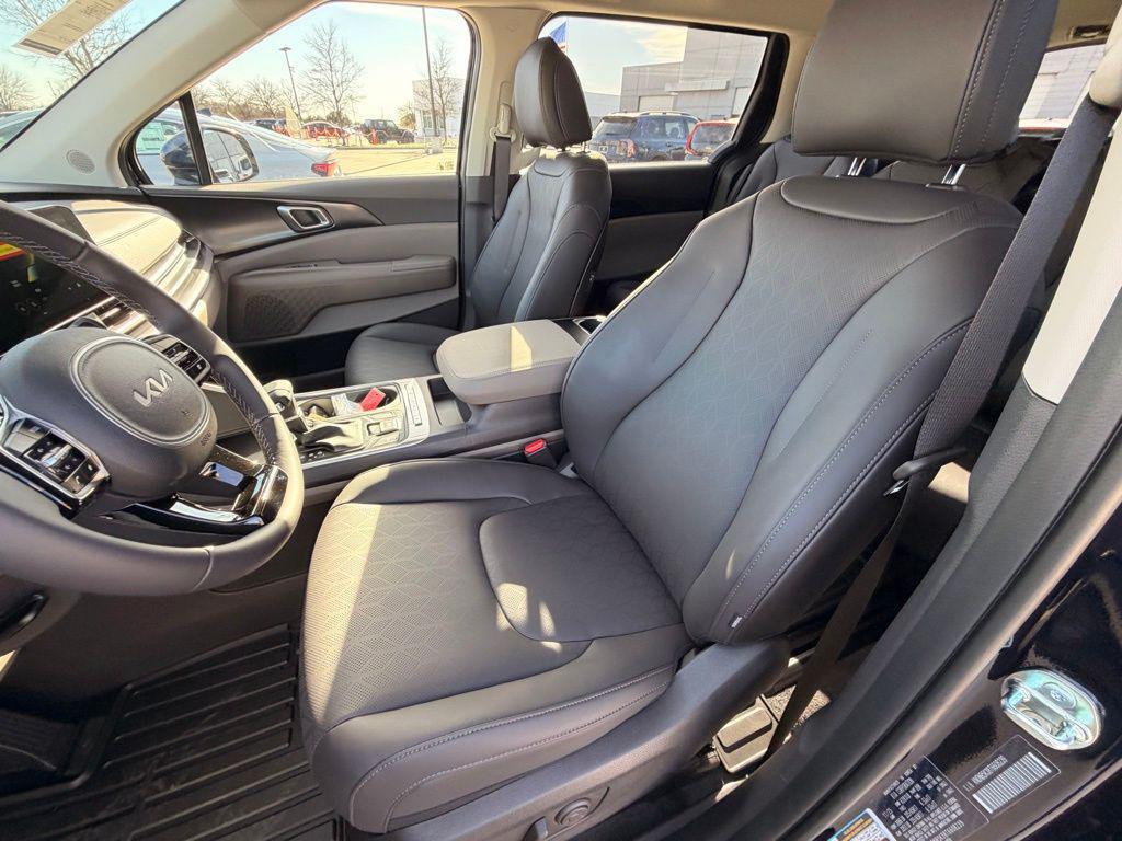 new 2026 Kia Carnival car, priced at $36,514