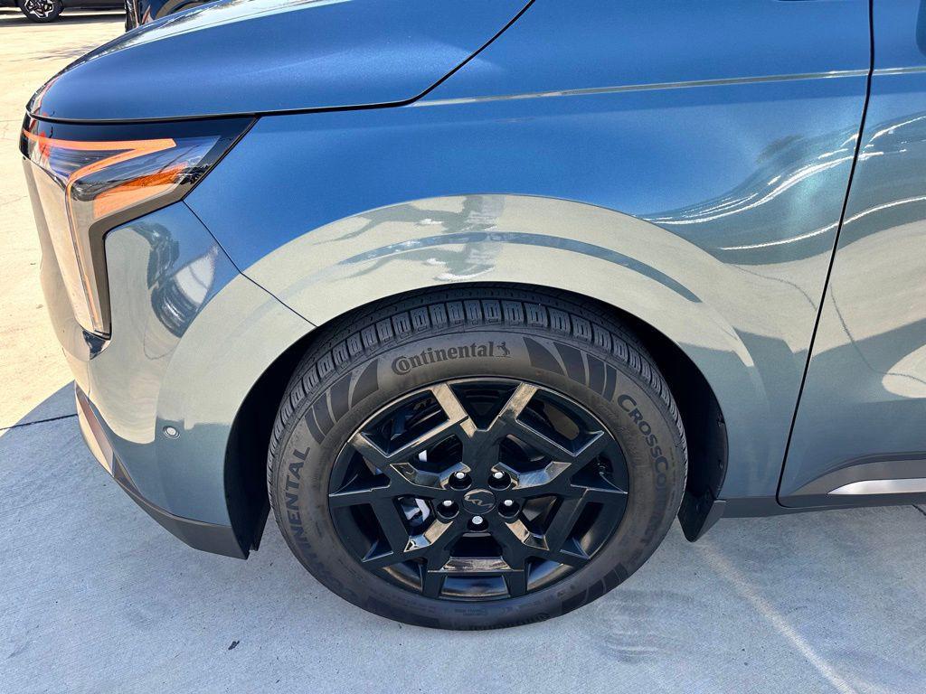 new 2026 Kia Carnival Hybrid car, priced at $52,049