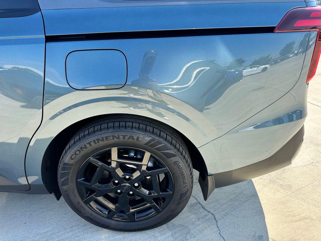 new 2026 Kia Carnival Hybrid car, priced at $52,049