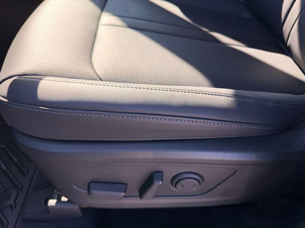 new 2026 Kia Sorento car, priced at $32,619