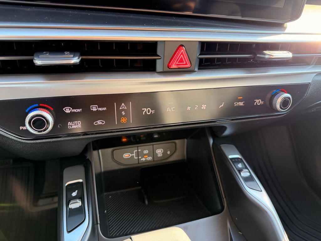 new 2026 Kia Sorento car, priced at $32,619