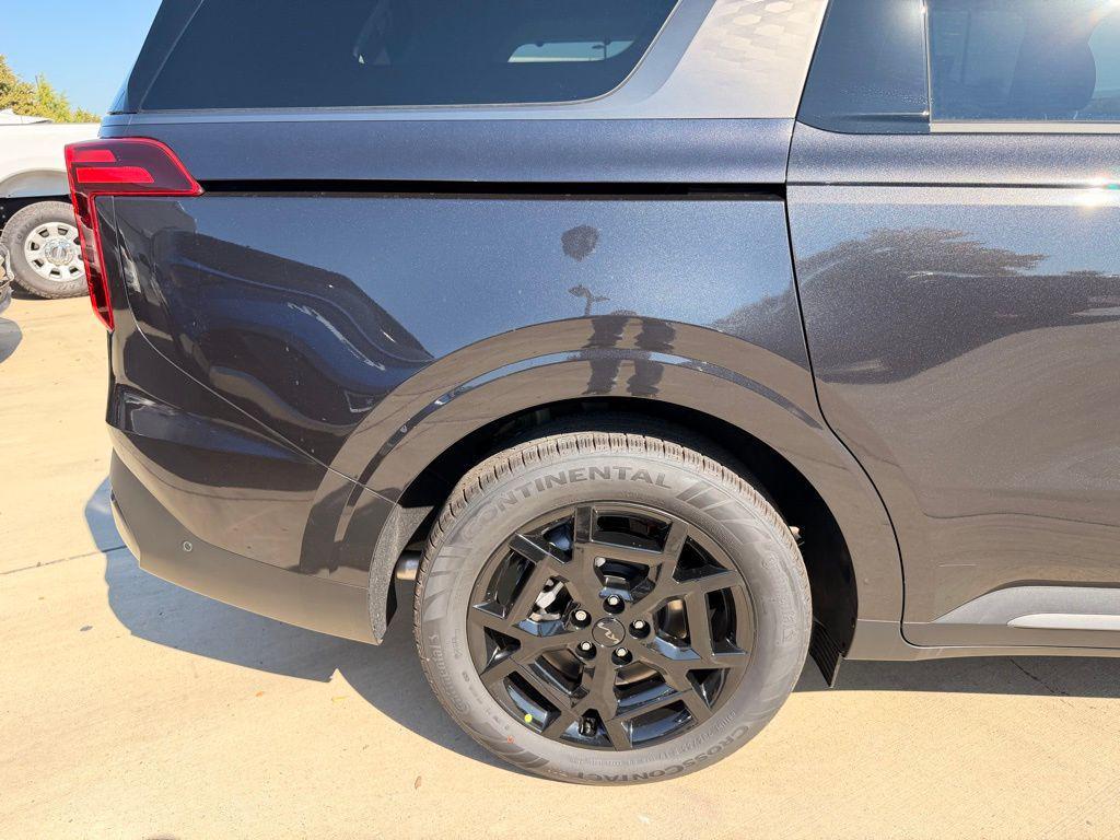 new 2026 Kia Carnival Hybrid car, priced at $53,130