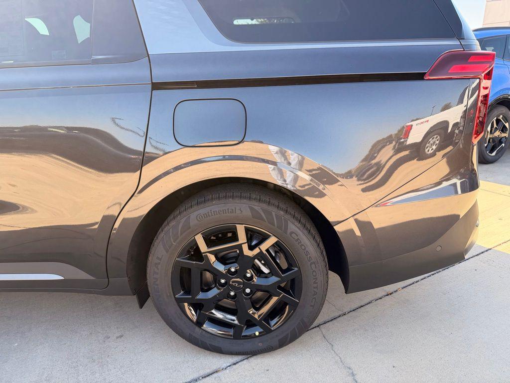 new 2026 Kia Carnival Hybrid car, priced at $53,130