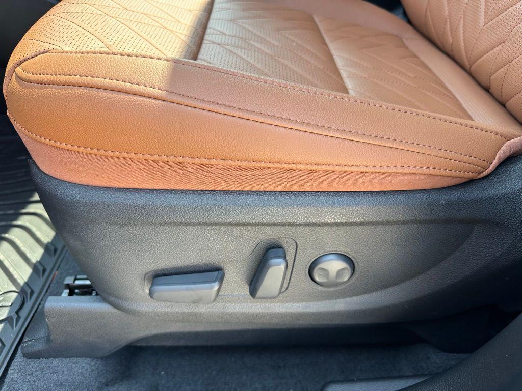 new 2025 Kia Telluride car, priced at $43,644