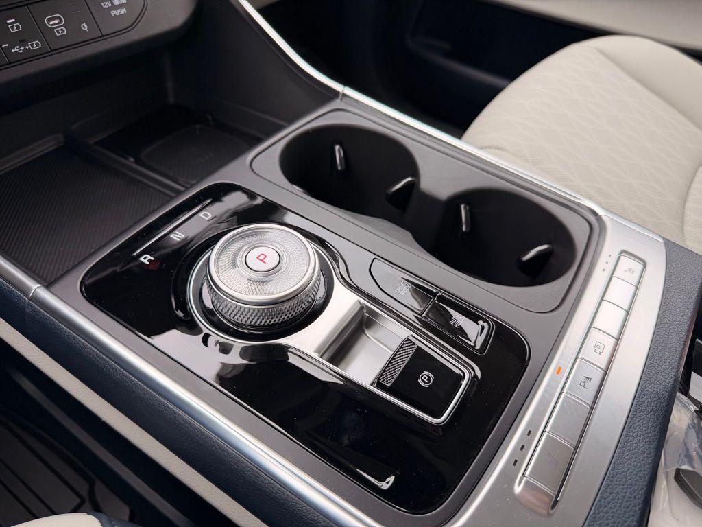 new 2026 Kia Carnival Hybrid car, priced at $40,340