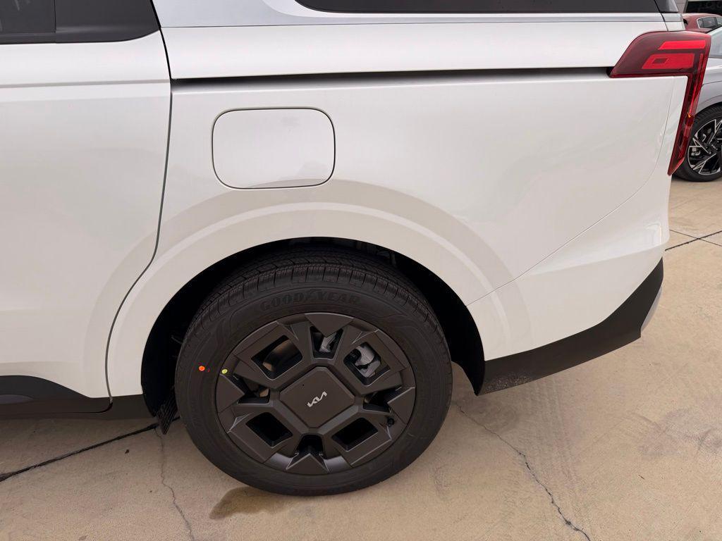 new 2026 Kia Carnival Hybrid car, priced at $40,340