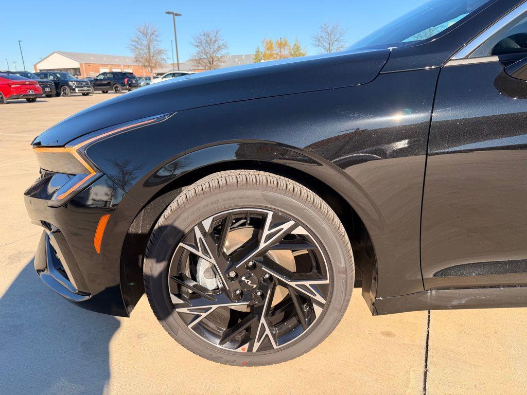 new 2026 Kia K5 car, priced at $27,313