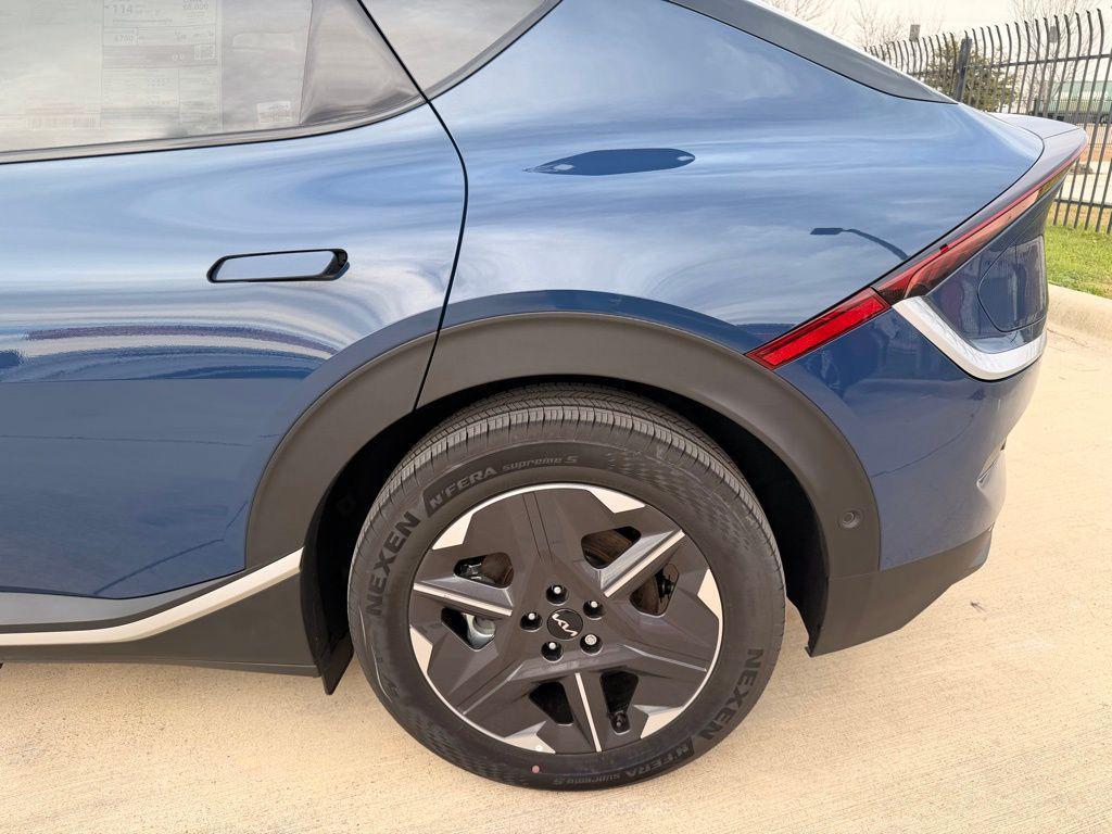 new 2025 Kia EV6 car, priced at $37,979