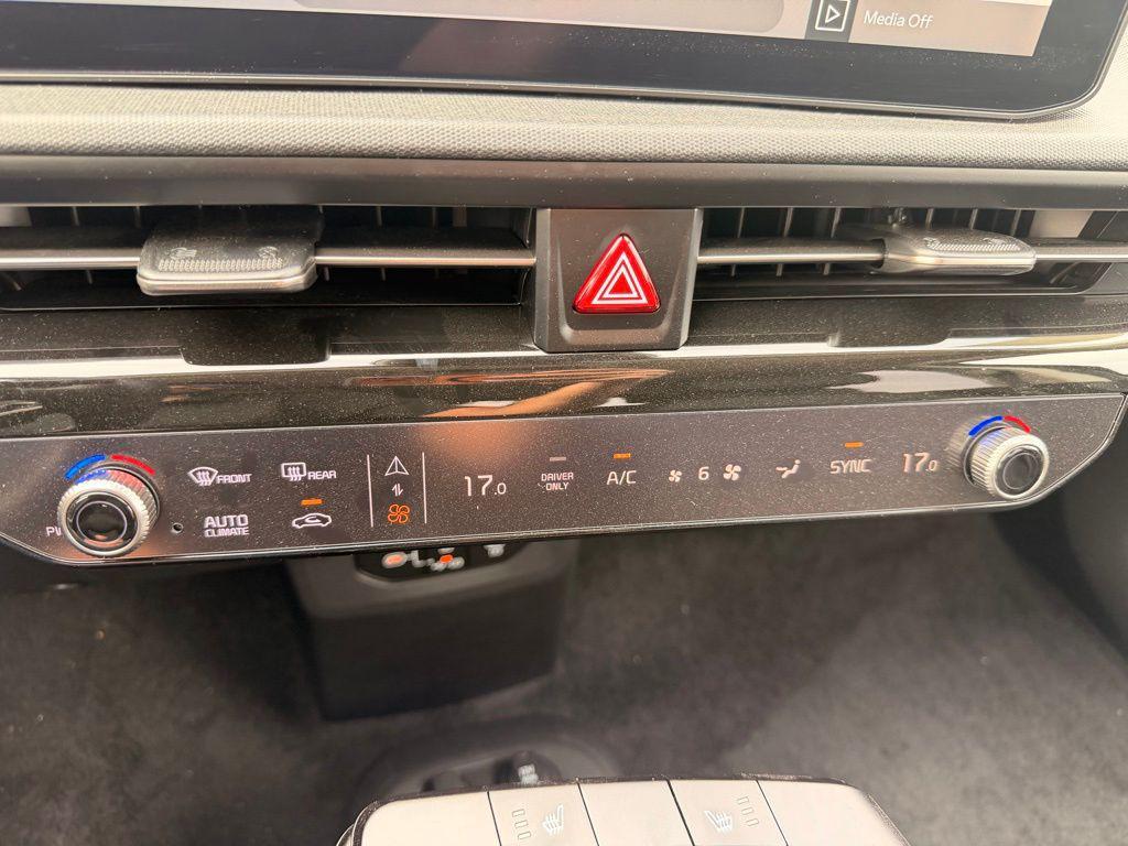 new 2025 Kia EV6 car, priced at $37,979