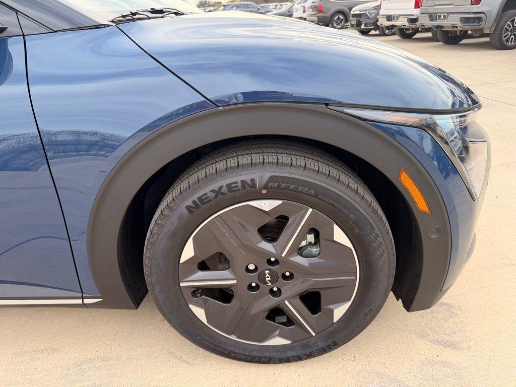 new 2025 Kia EV6 car, priced at $37,979