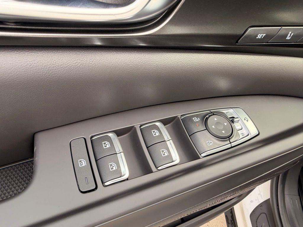 new 2026 Kia Carnival Hybrid car, priced at $47,384