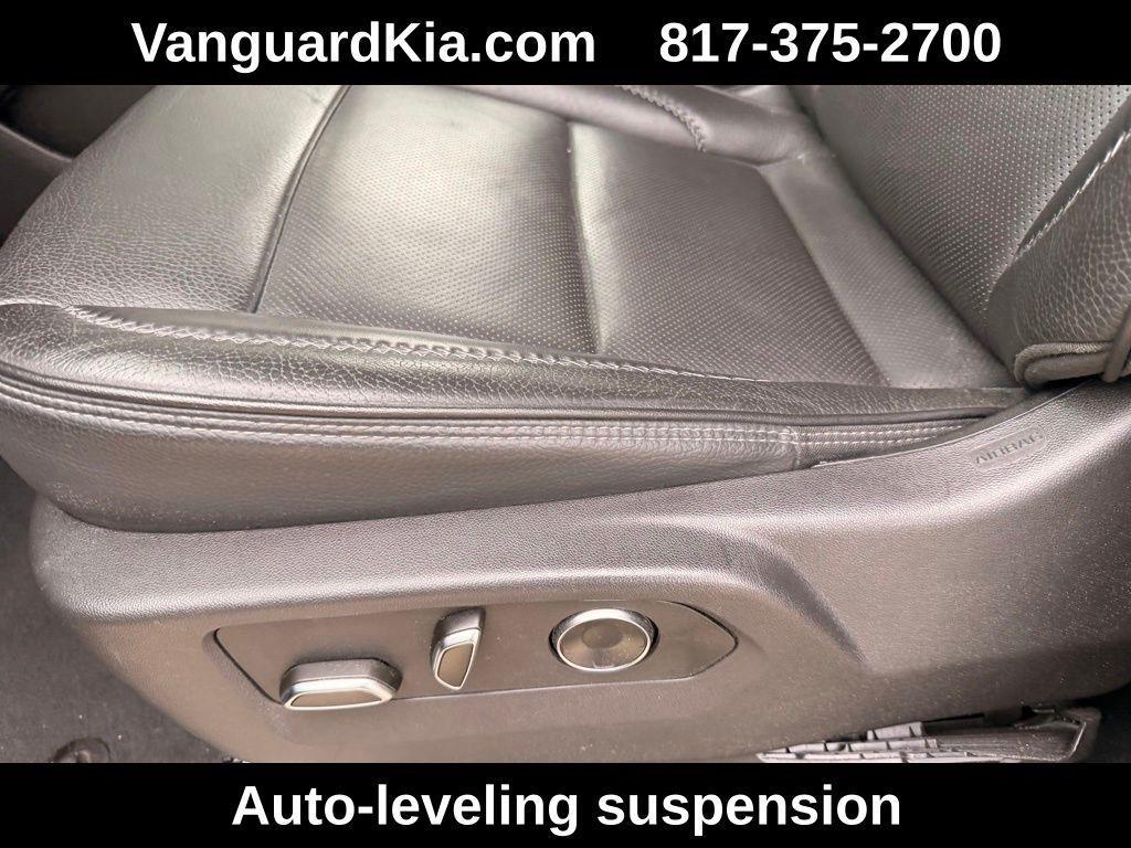 used 2025 GMC Yukon car, priced at $62,995